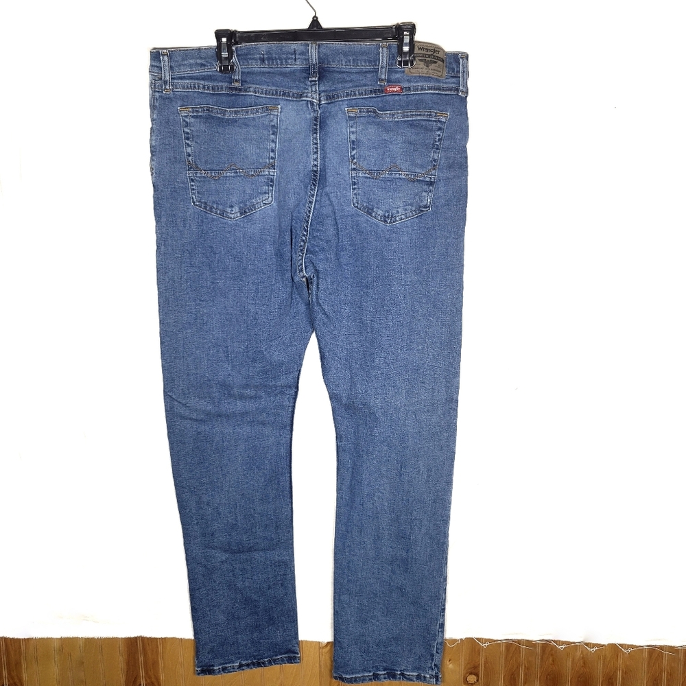 Wrangler 38x32 slim straight denim blue jeans men's classic casual pants